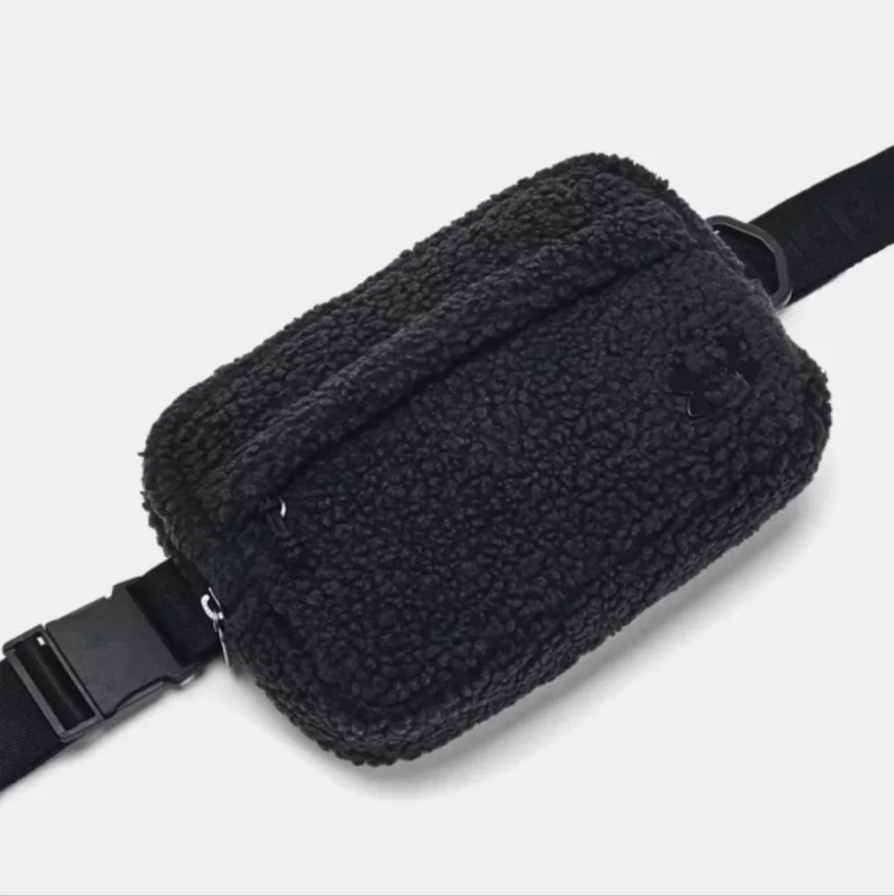 NEW Under Armour Sherpa Black Adjustabme Waist Bag/Crossbody OSFM - Picture 3 of 14